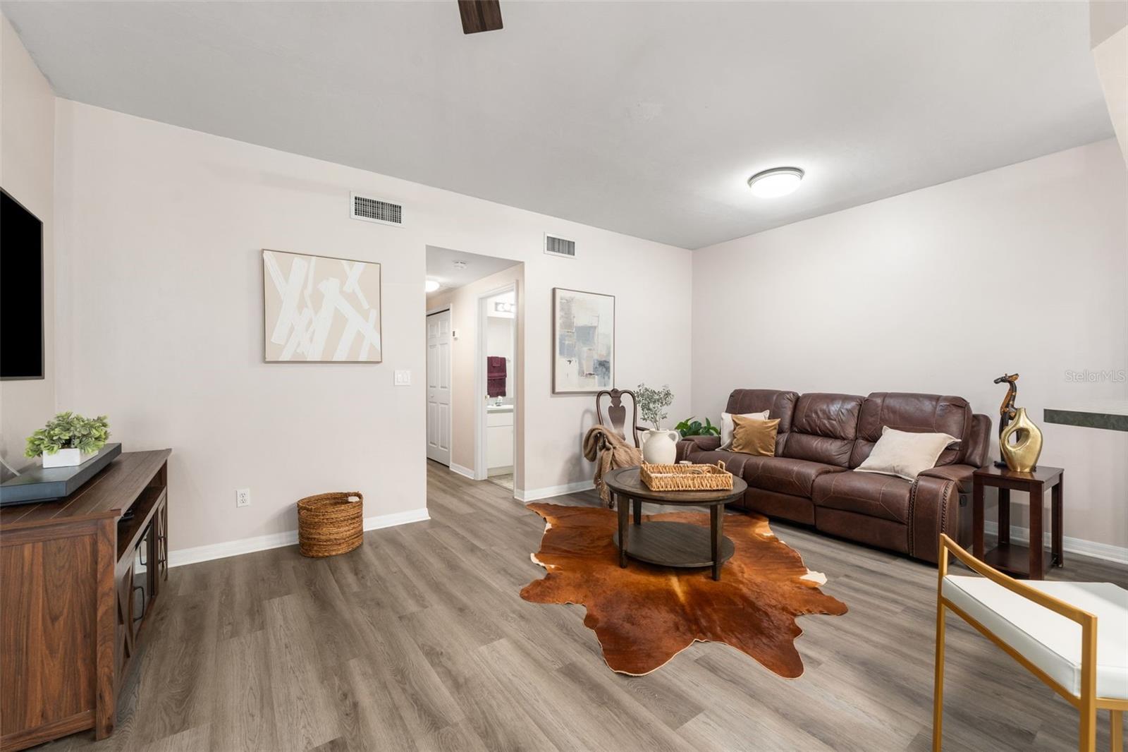 WILLIAMSBURG AT MEADOWBROOK - Residential