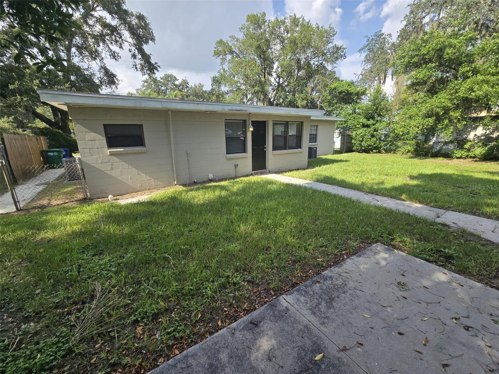 Photo 12 of 12 of 3017 E SLIGH AVENUE house