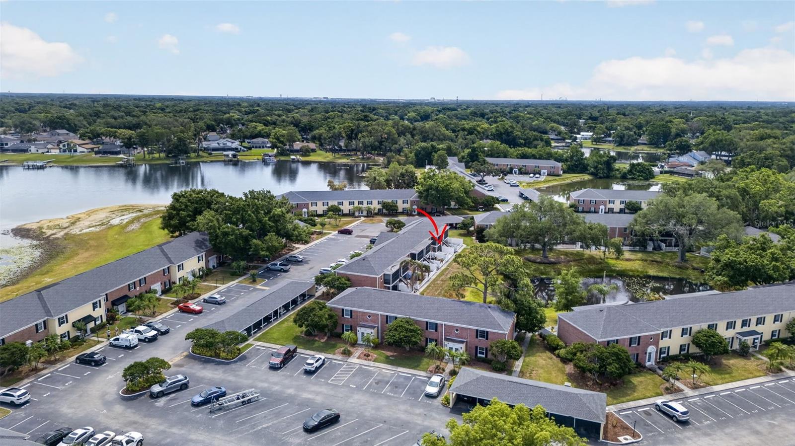 WHISPERING OAKS - Residential