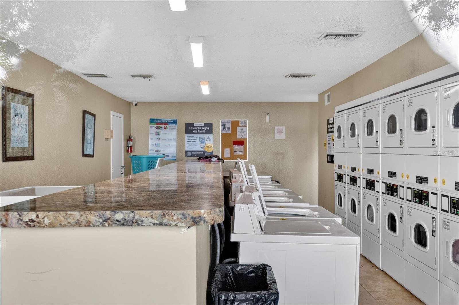 WHISPERING OAKS - Residential
