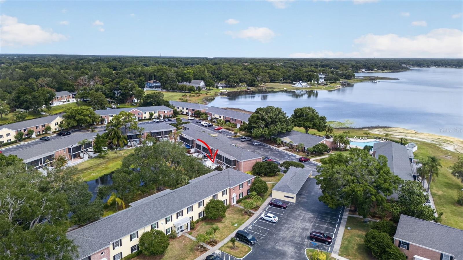 WHISPERING OAKS - Residential