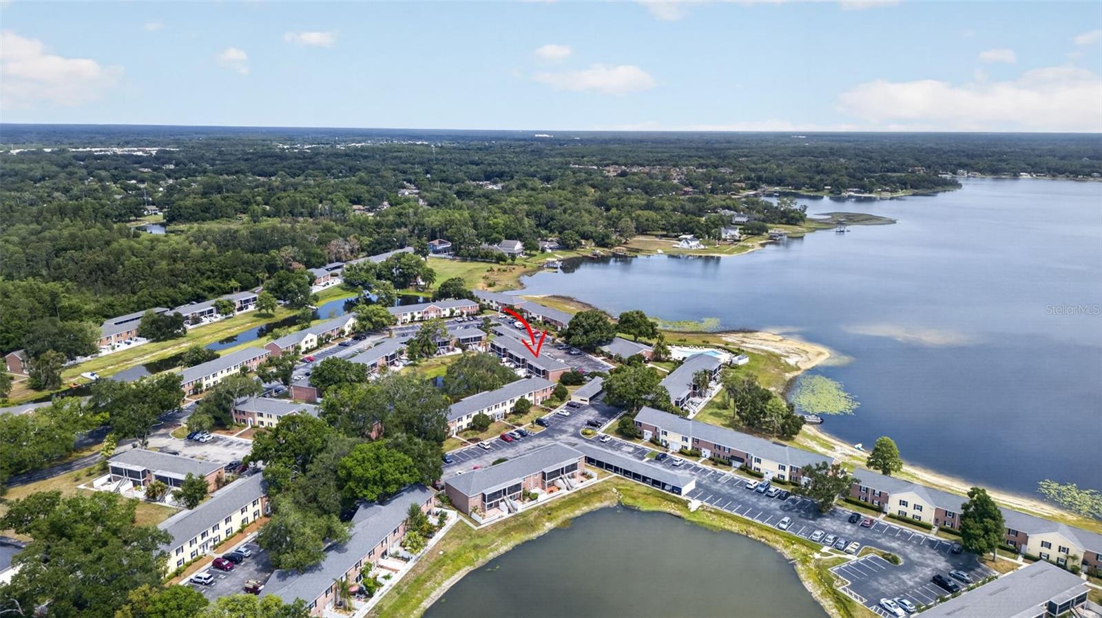 WHISPERING OAKS - Residential