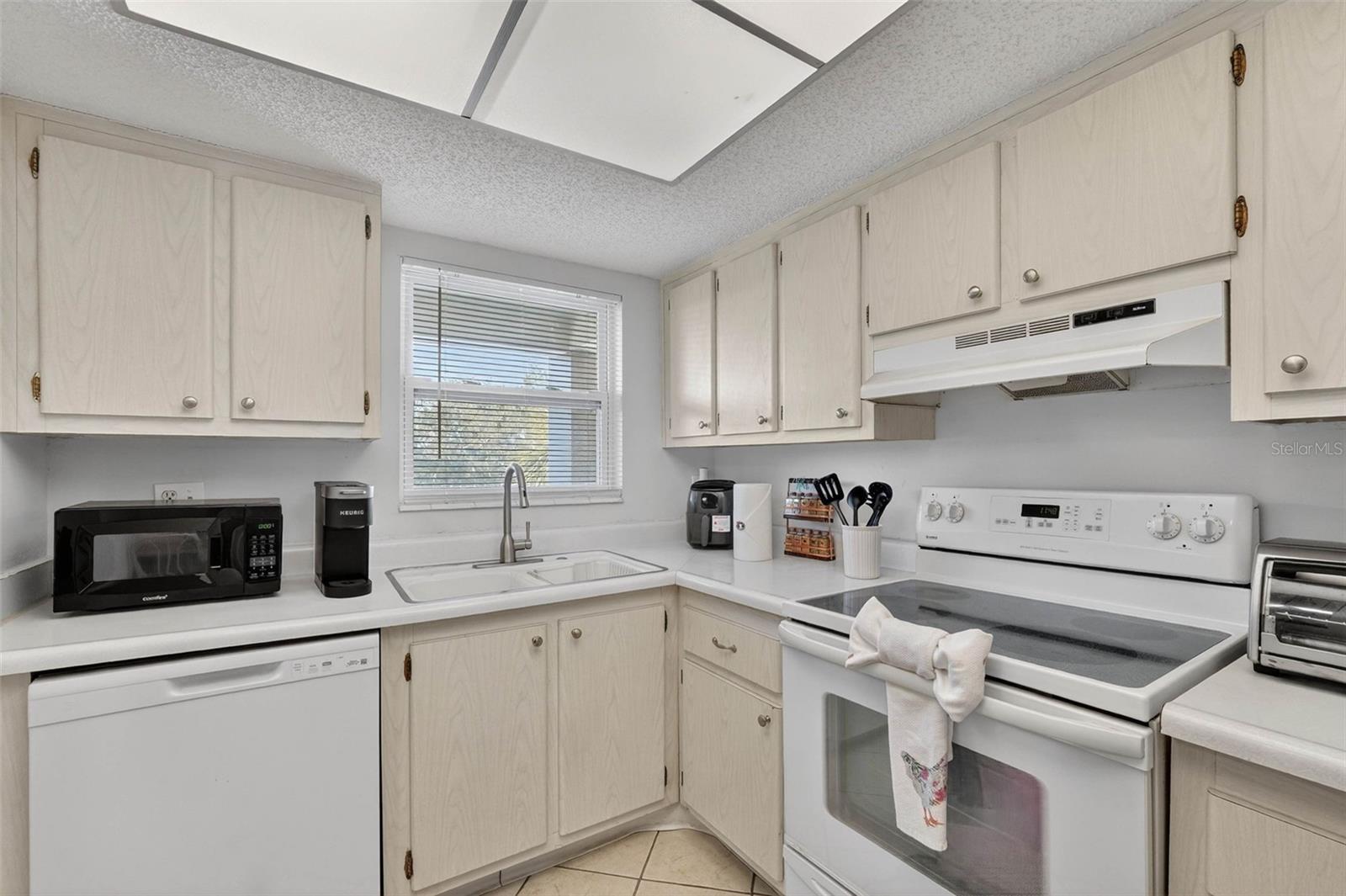 KALMIA CONDO - Residential