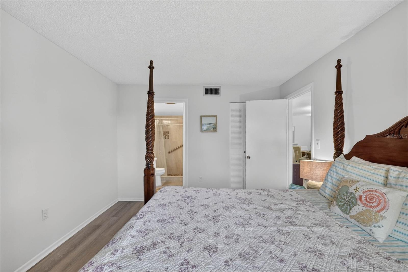 KALMIA CONDO - Residential