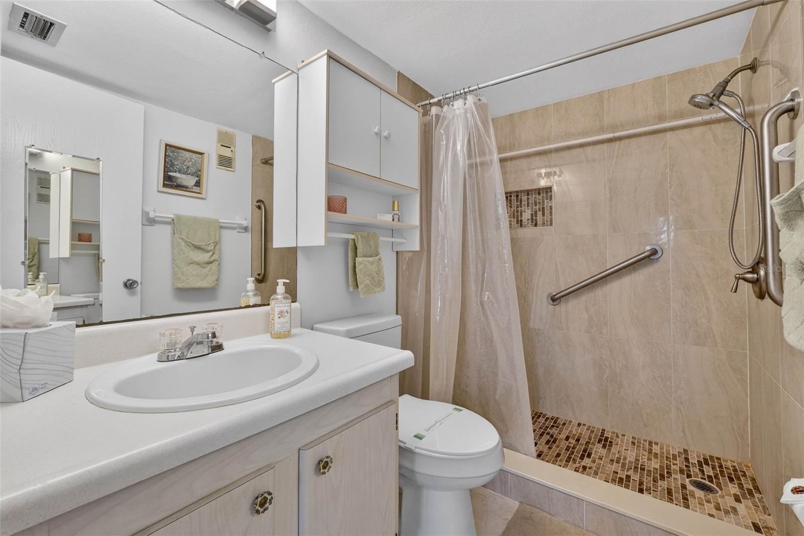 KALMIA CONDO - Residential