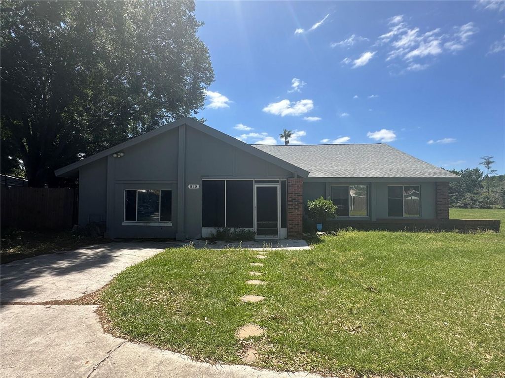 Photo of 828 E Flag Lane, Kissimmee, FL 34759 (MLS # S5147531)