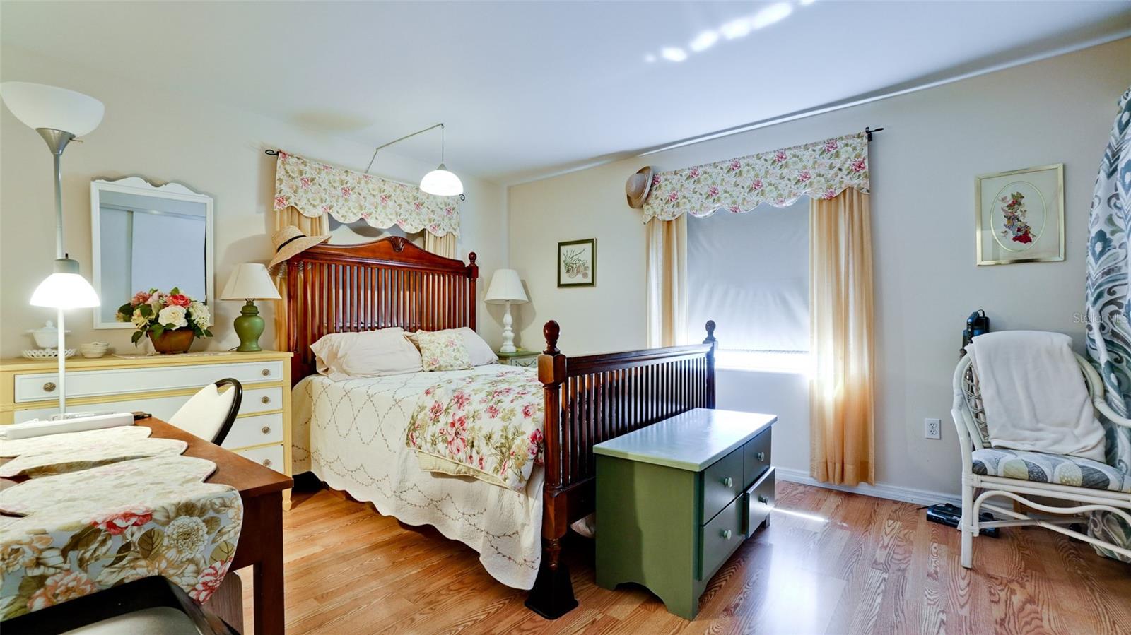 BAYSHORE GARDENS APTS 12 - Residential