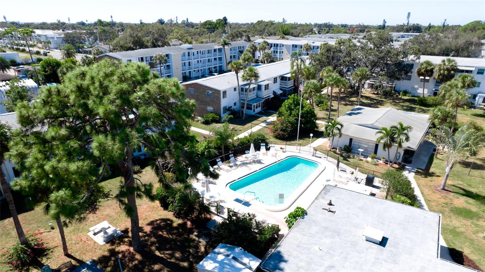 BAYSHORE GARDENS APTS 12 - Residential