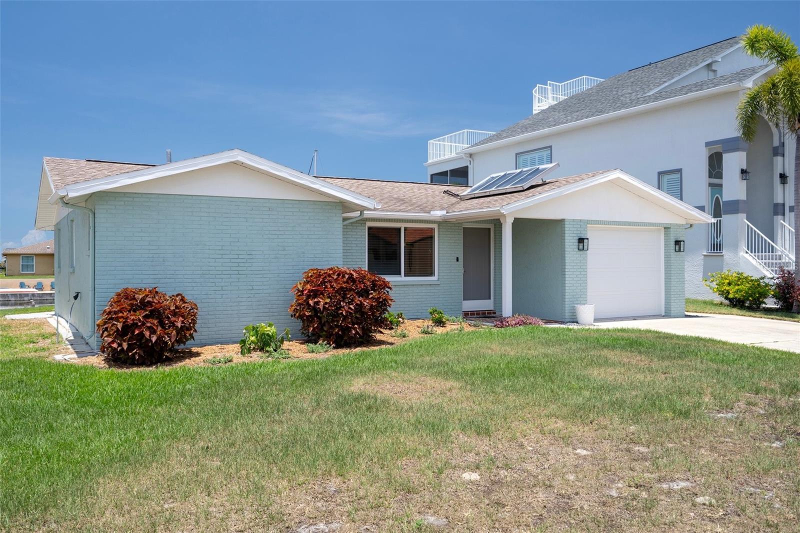 15713 CENTURY DRIVE