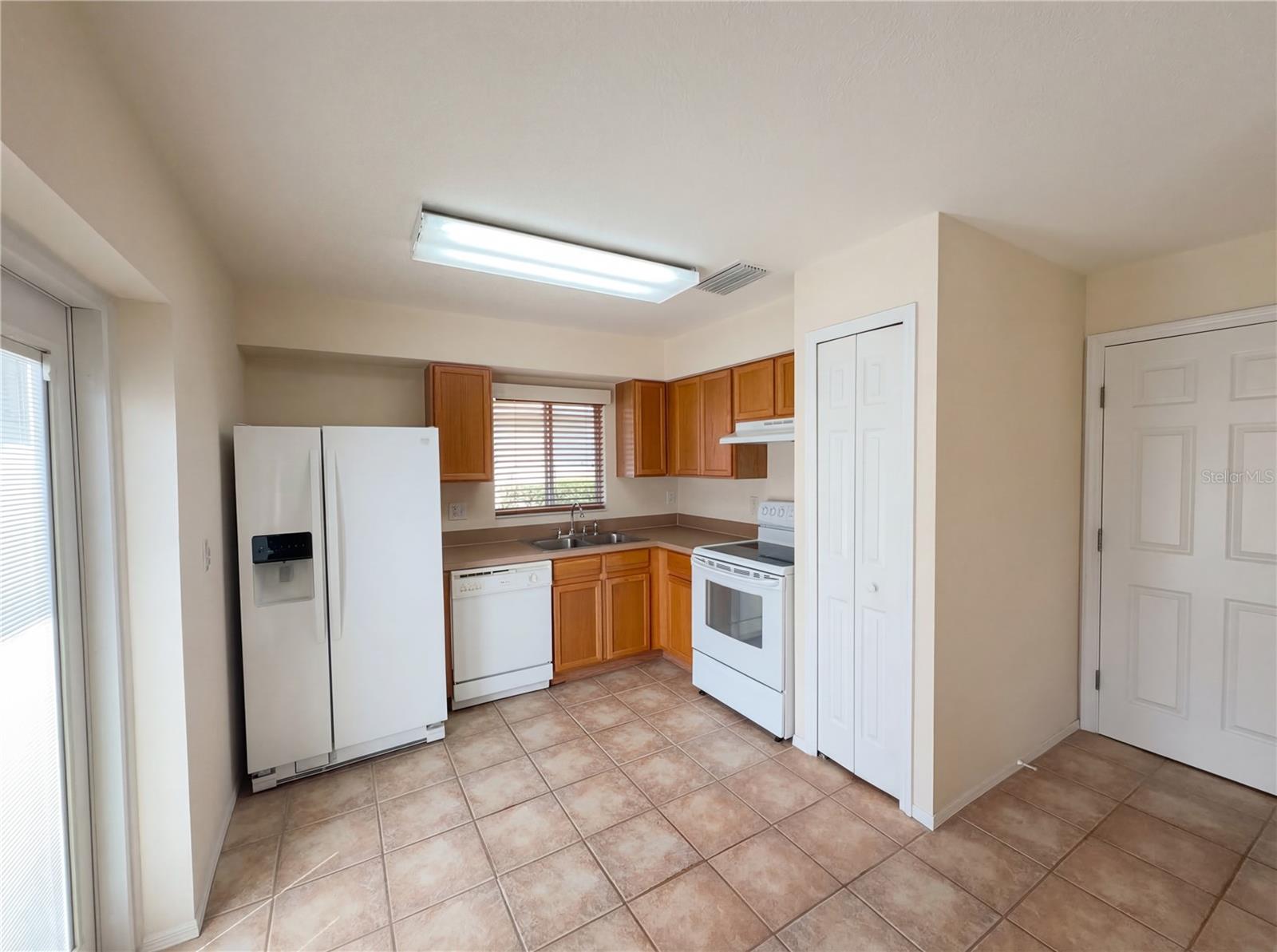 COUNTRY HILLS EAST UNIT SEVEN - Residential