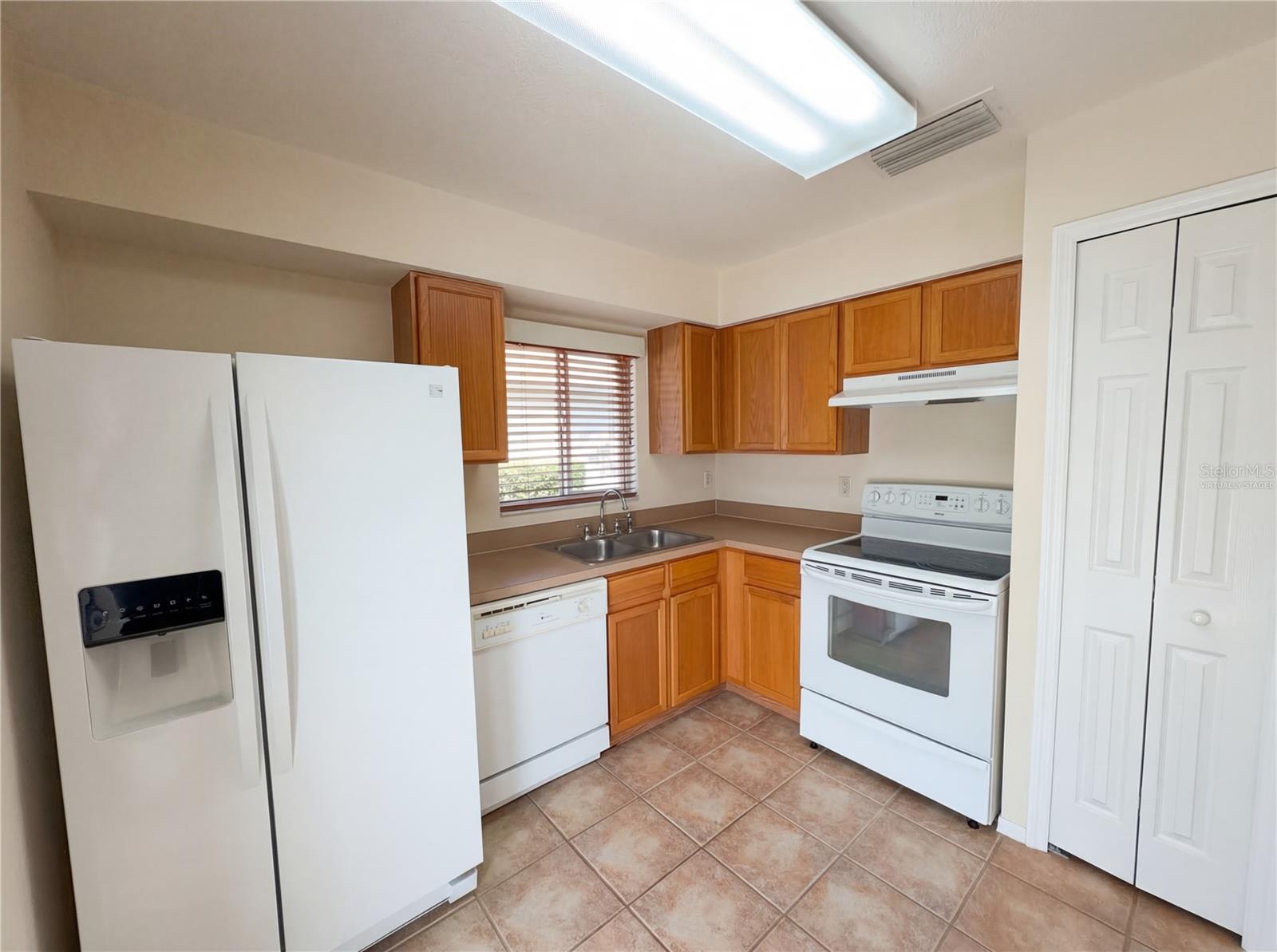 COUNTRY HILLS EAST UNIT SEVEN - Residential