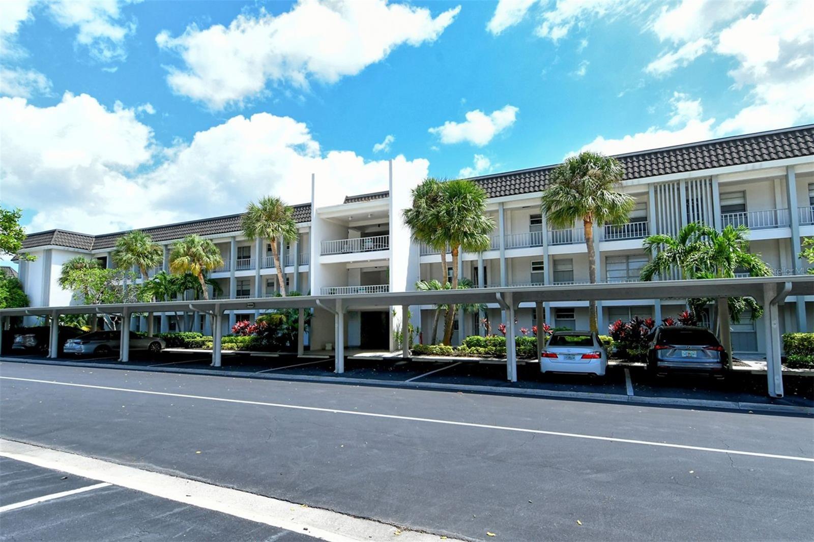 LONGBOAT HARBOUR - Residential