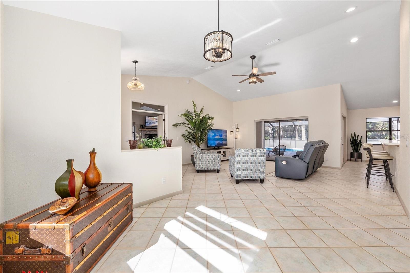 RAINBOW SPGS COUNTRY CLUB ESTATE - Residential