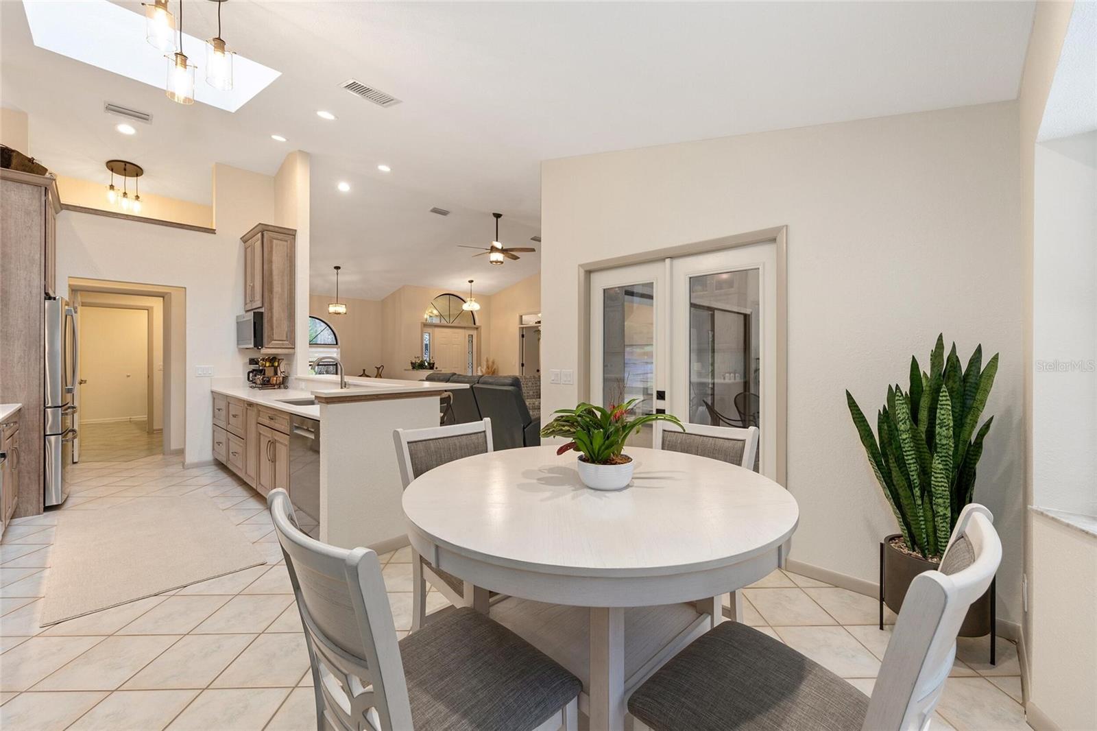 RAINBOW SPGS COUNTRY CLUB ESTATE - Residential