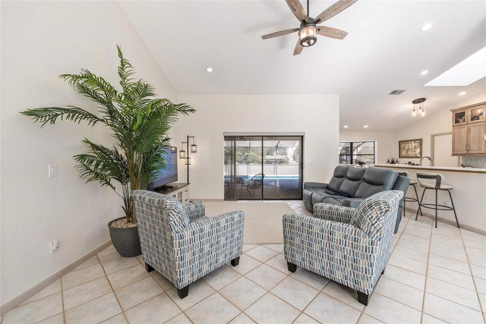 RAINBOW SPGS COUNTRY CLUB ESTATE - Residential