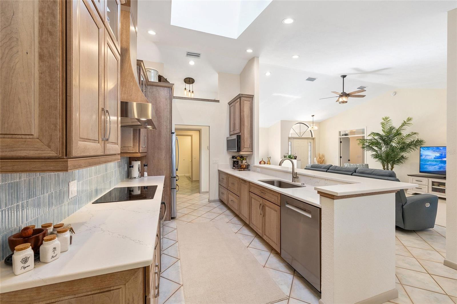 RAINBOW SPGS COUNTRY CLUB ESTATE - Residential