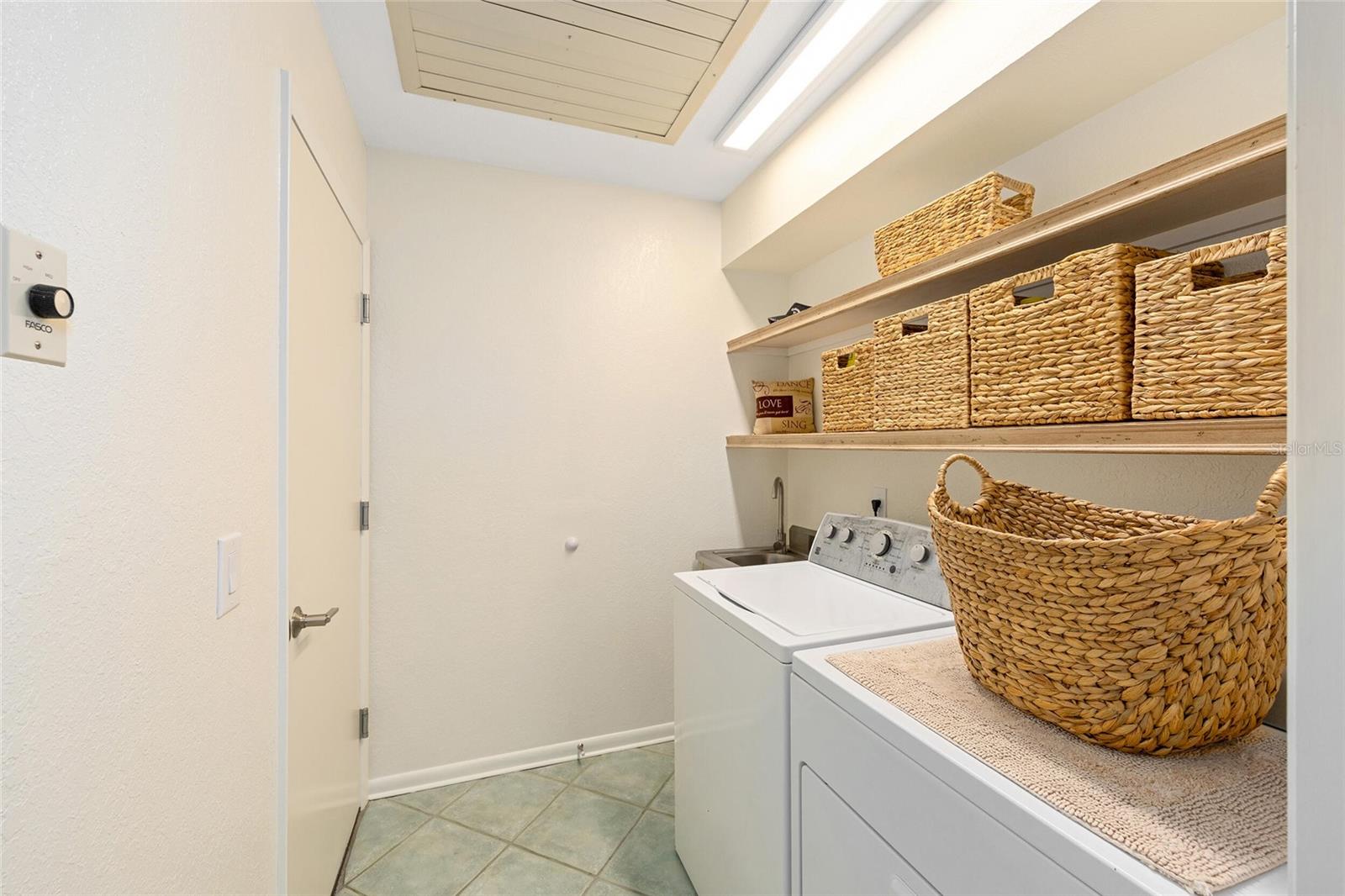 RAINBOW SPGS COUNTRY CLUB ESTATE - Residential