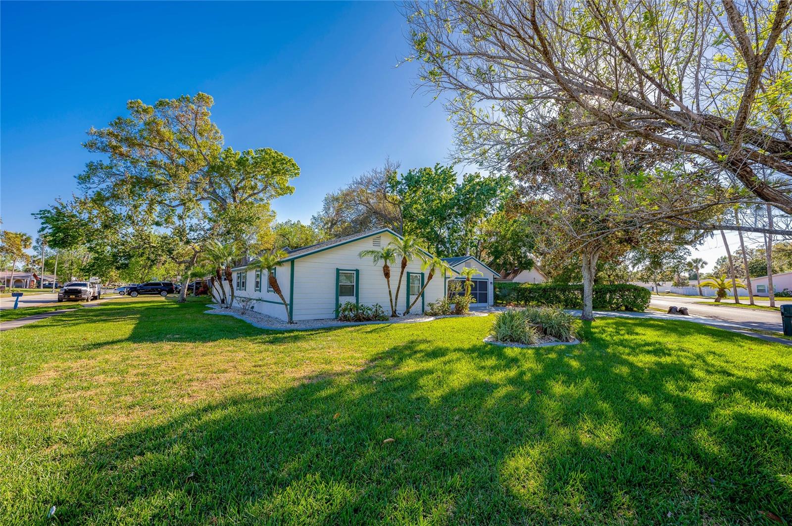 912 TREE GARDEN DRIVE