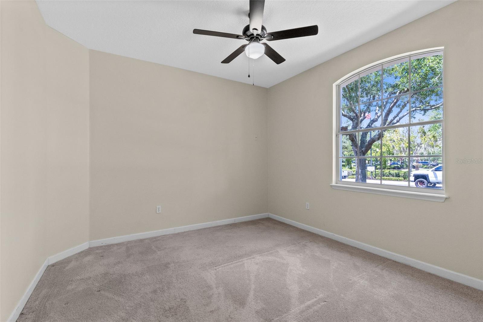 3919 PEPPERVINE DRIVE