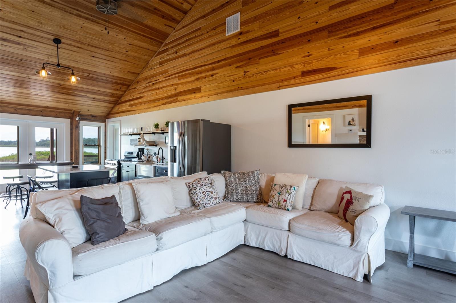 1170 - SEVILLE AREA W OF RAILROAD - Residential