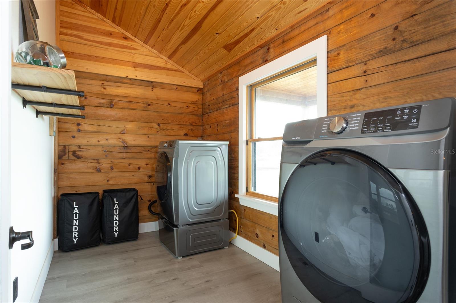 1170 - SEVILLE AREA W OF RAILROAD - Residential