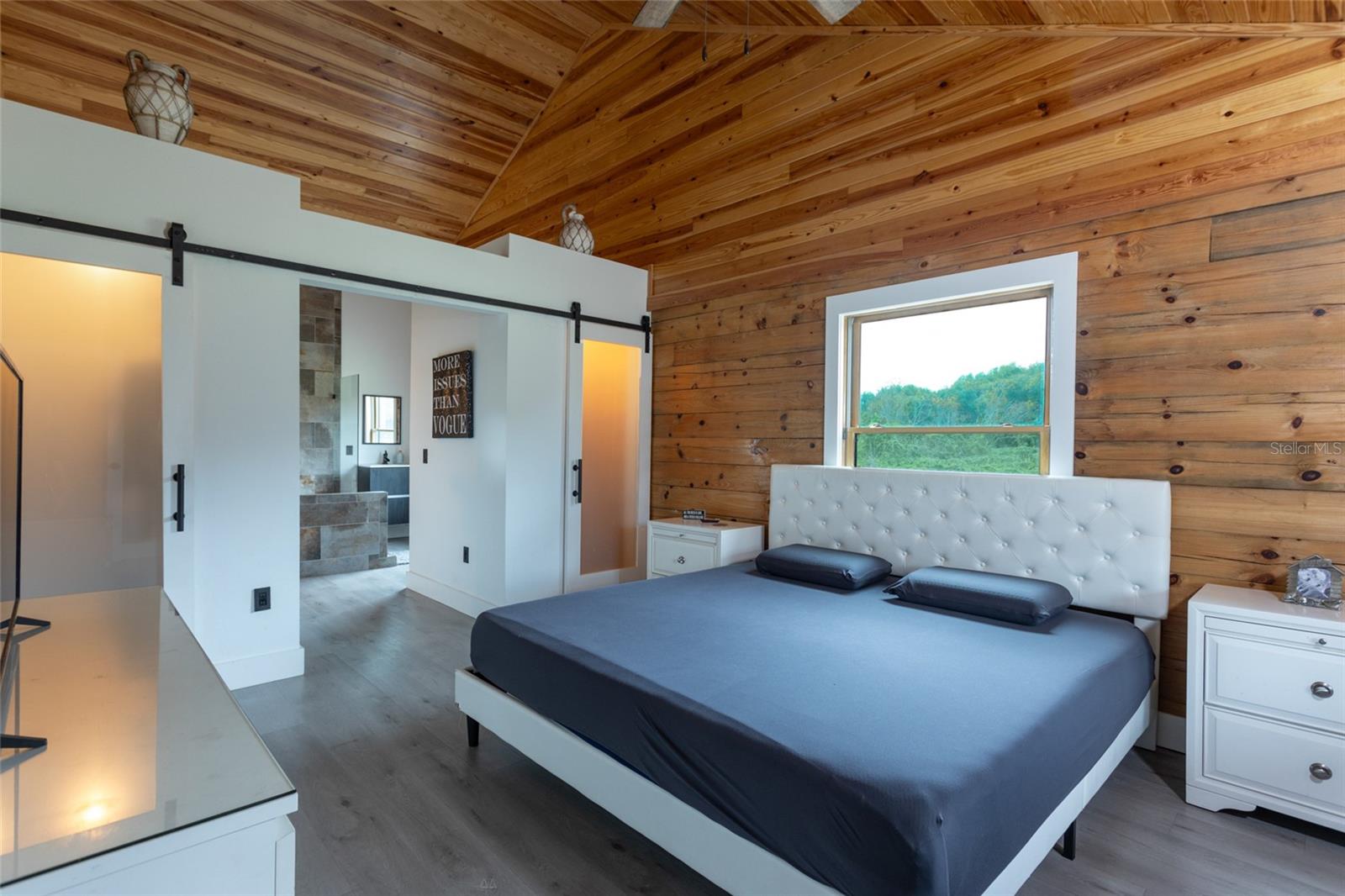 1170 - SEVILLE AREA W OF RAILROAD - Residential