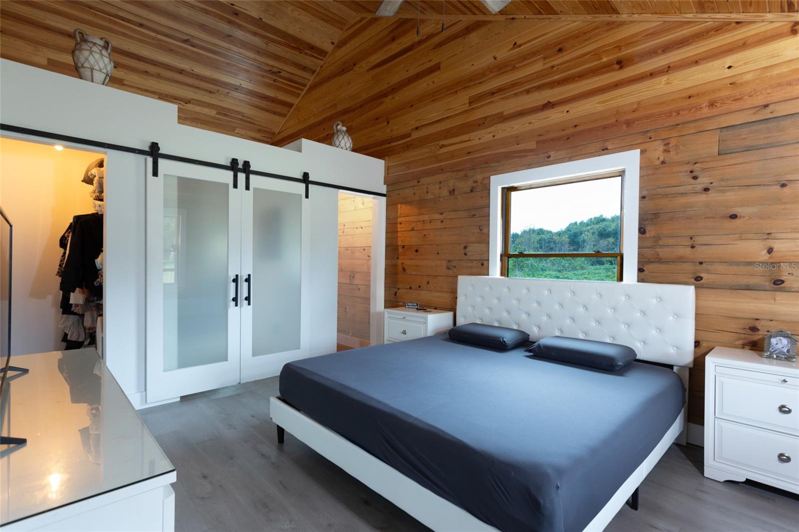 1170 - SEVILLE AREA W OF RAILROAD - Residential