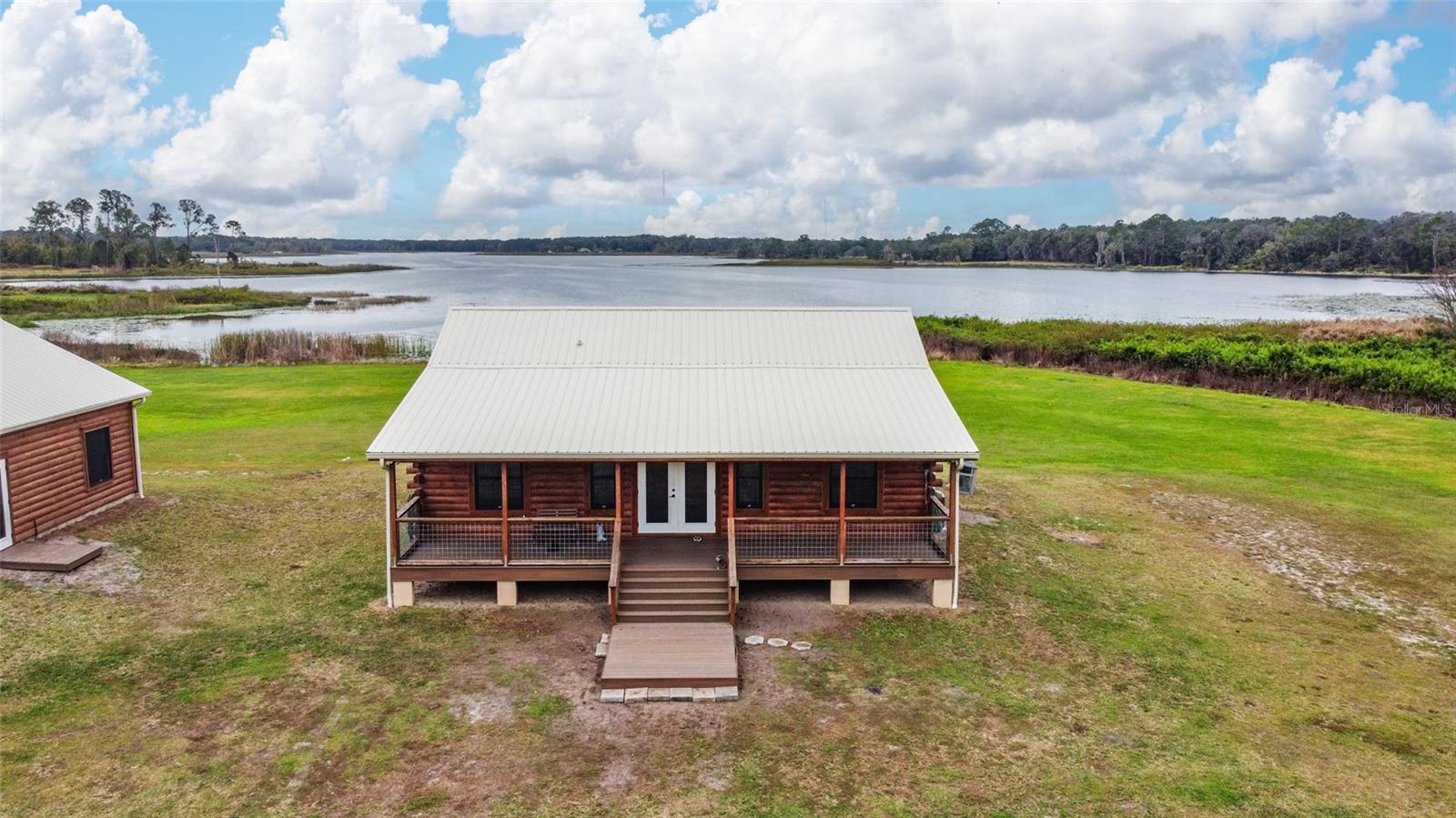 1170 - SEVILLE AREA W OF RAILROAD - Residential