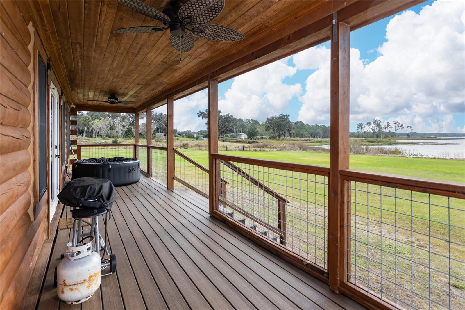 1170 - SEVILLE AREA W OF RAILROAD - Residential