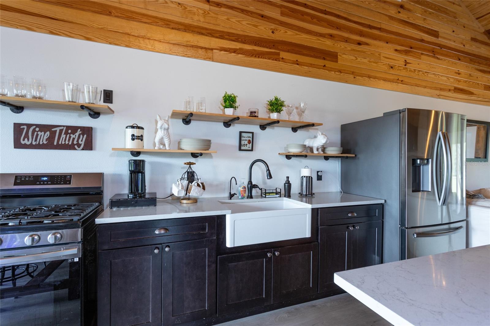 1170 - SEVILLE AREA W OF RAILROAD - Residential