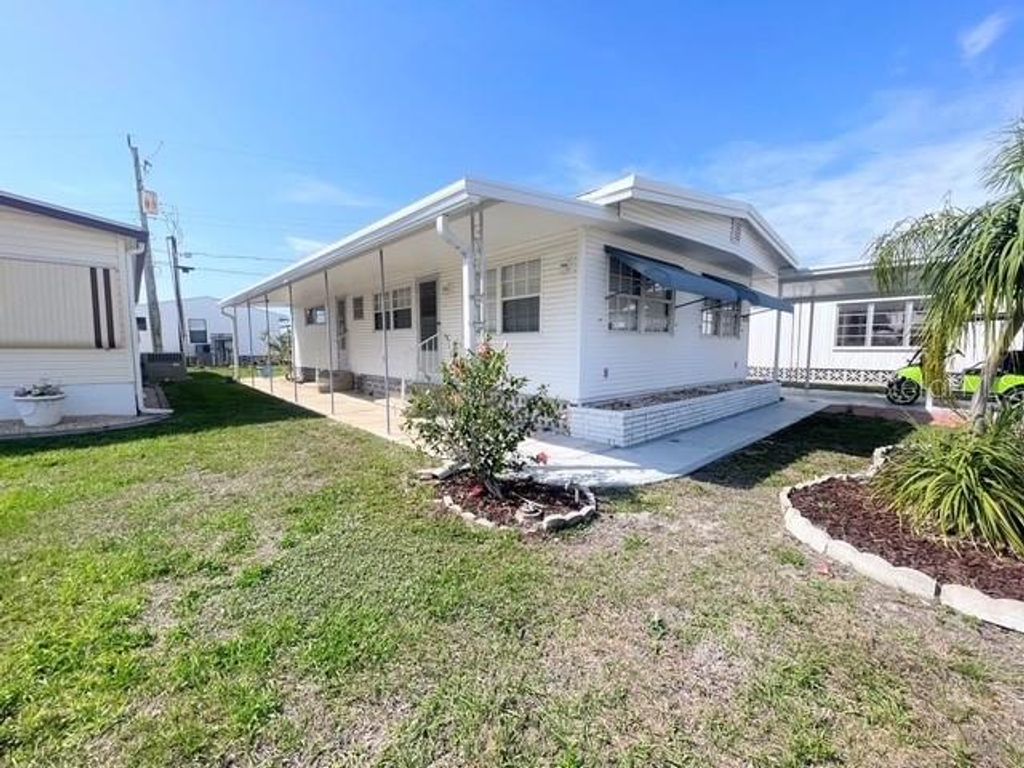 Photo of 816 Turf St, Venice, FL 34285 (MLS # N6139859)