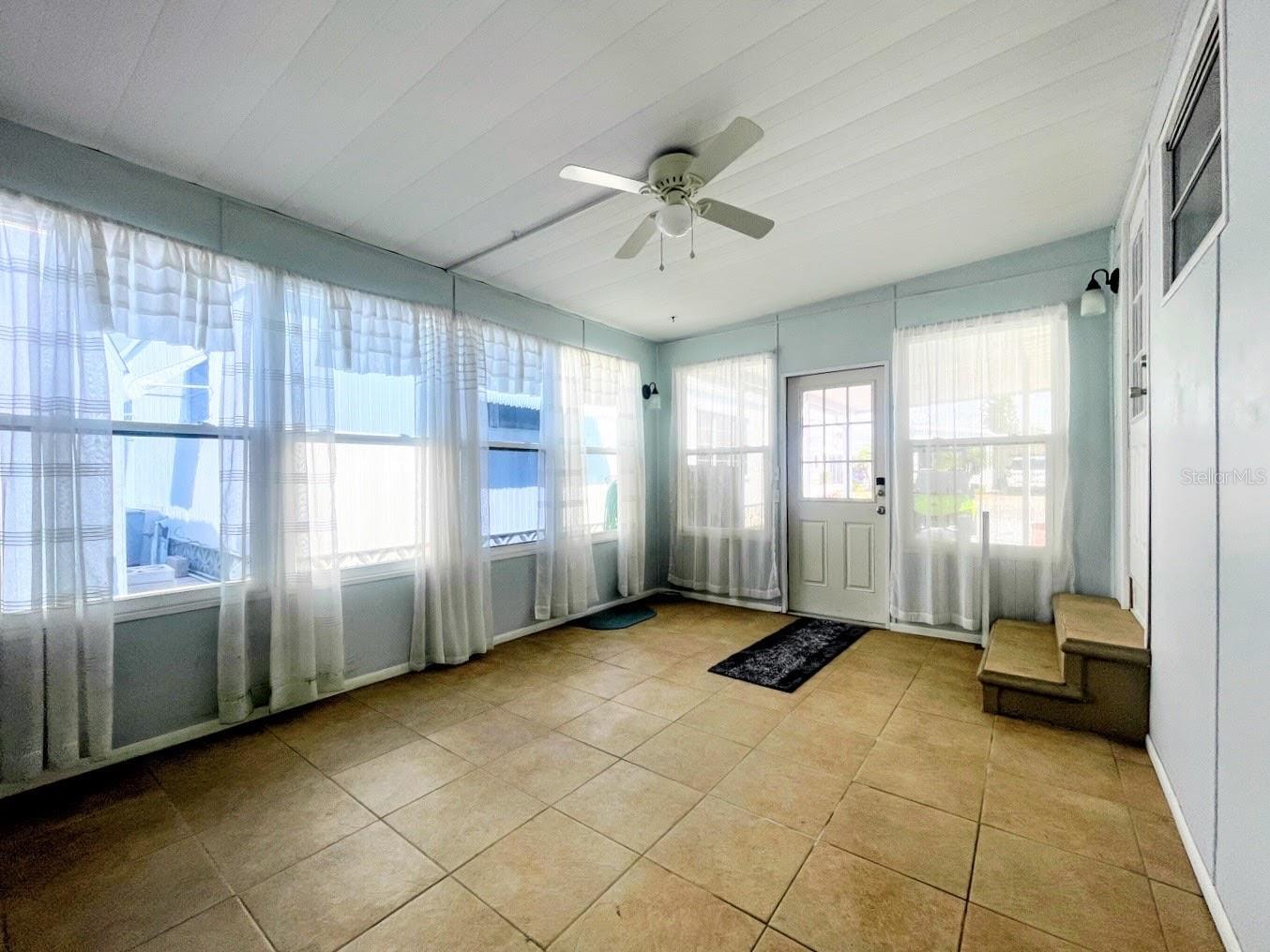 COUNTRY CLUB ESTATES - Residential