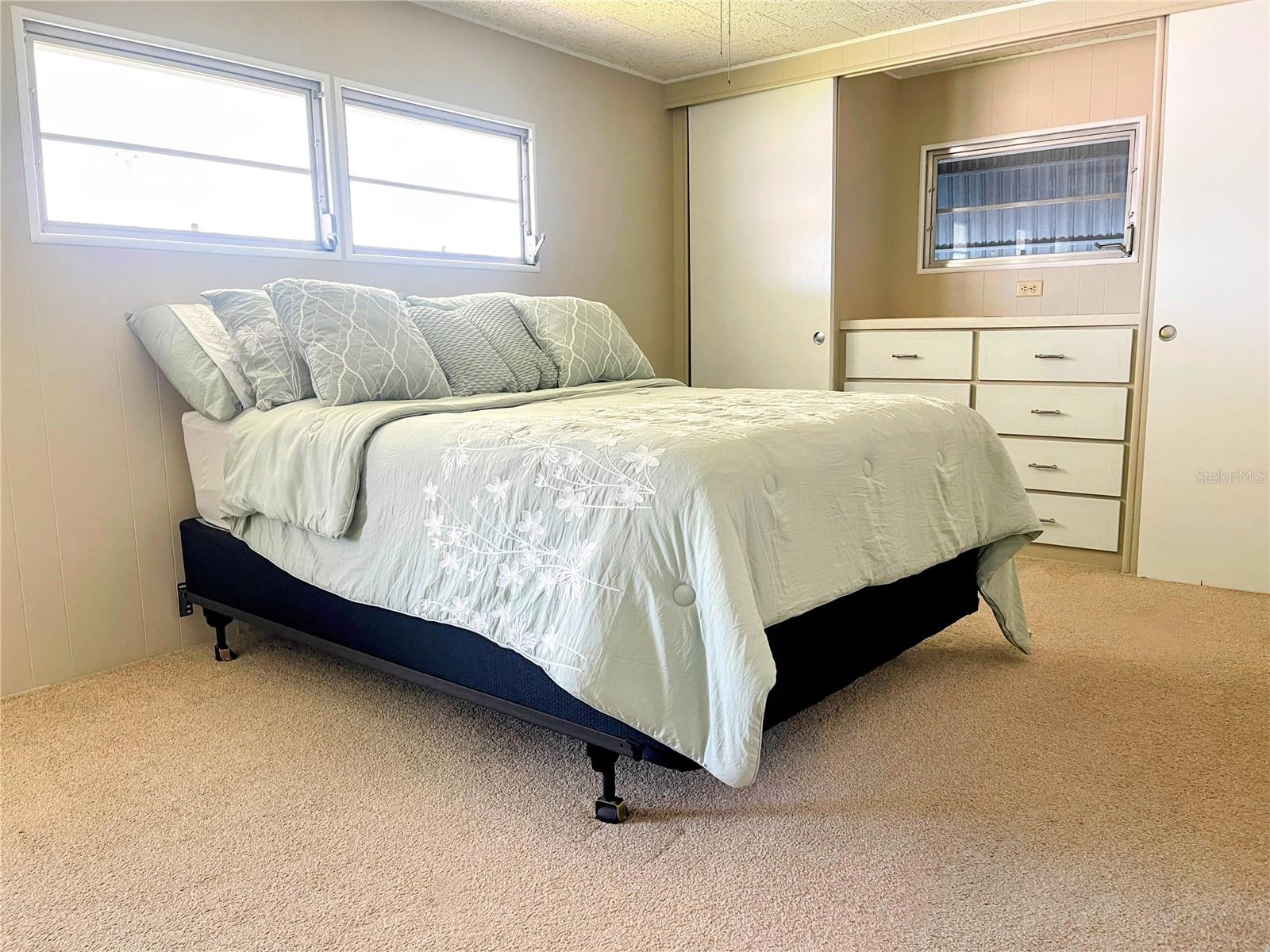 COUNTRY CLUB ESTATES - Residential