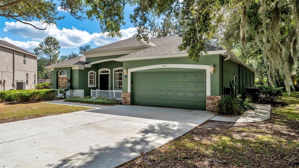 Photo of 2921 Juniper Lake Place, Plant City, FL 33566 (MLS # TB8328663)