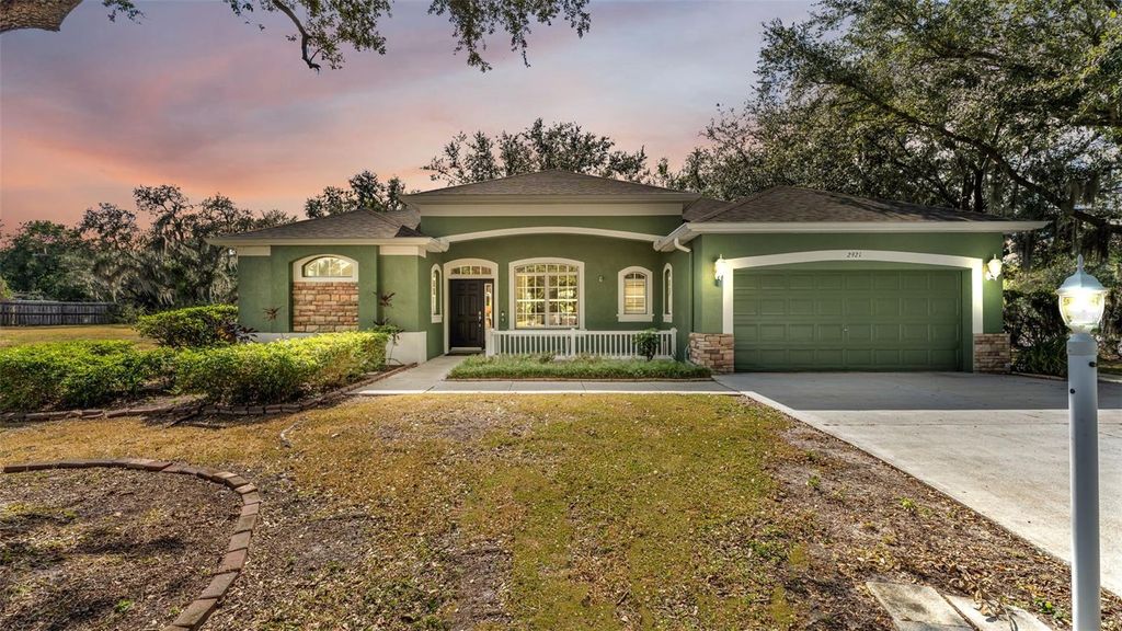 Photo of 2921 Juniper Lake Place, Plant City, FL 33566 (MLS # TB8328663)