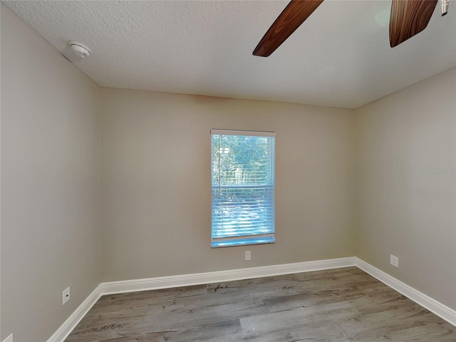 CITRUS SPGS UNIT 06 - Residential Lease