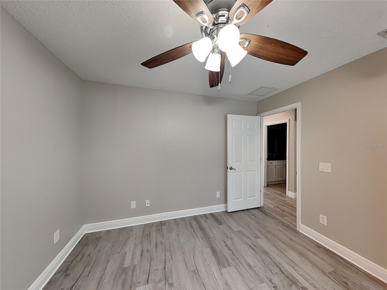 CITRUS SPGS UNIT 06 - Residential Lease