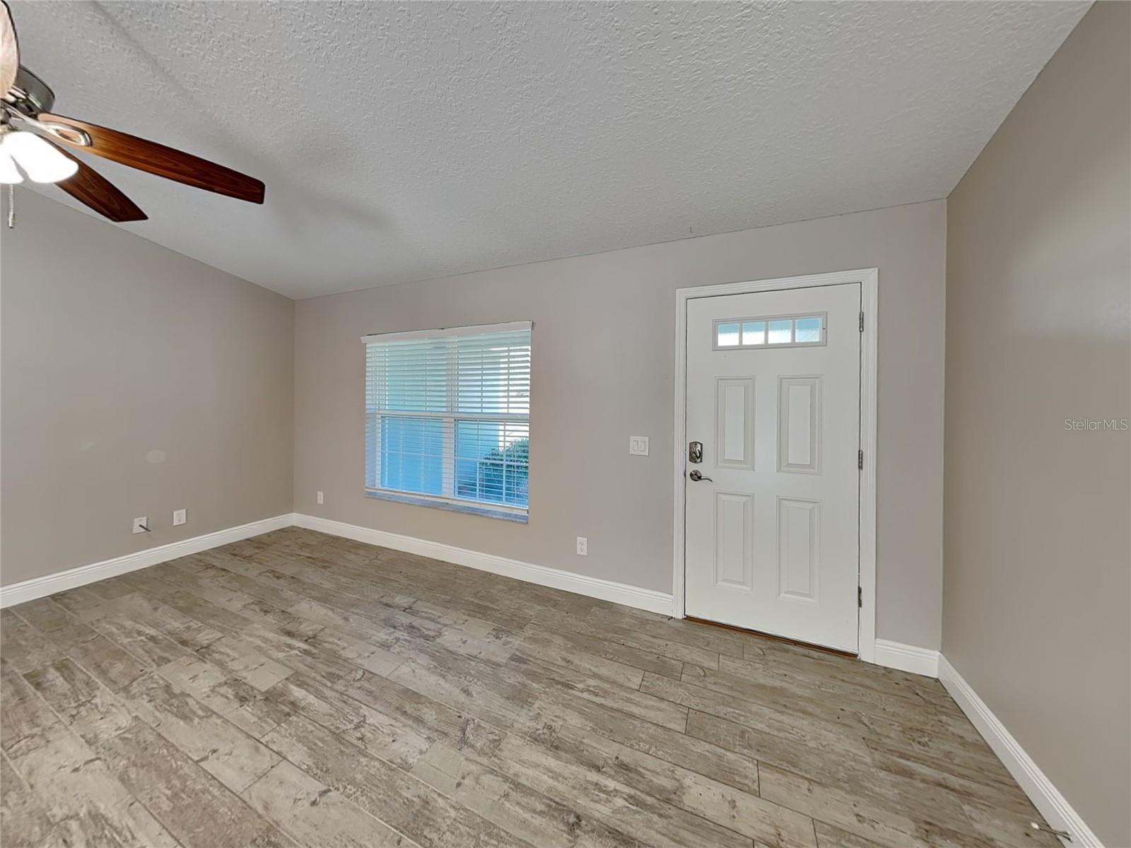 CITRUS SPGS UNIT 06 - Residential Lease