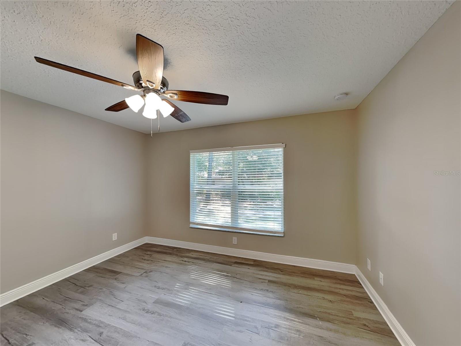 CITRUS SPGS UNIT 06 - Residential Lease