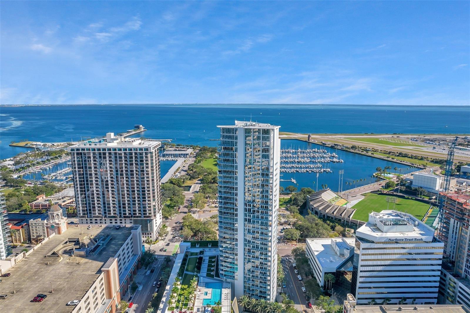 1 BEACH DRIVE SE 2712