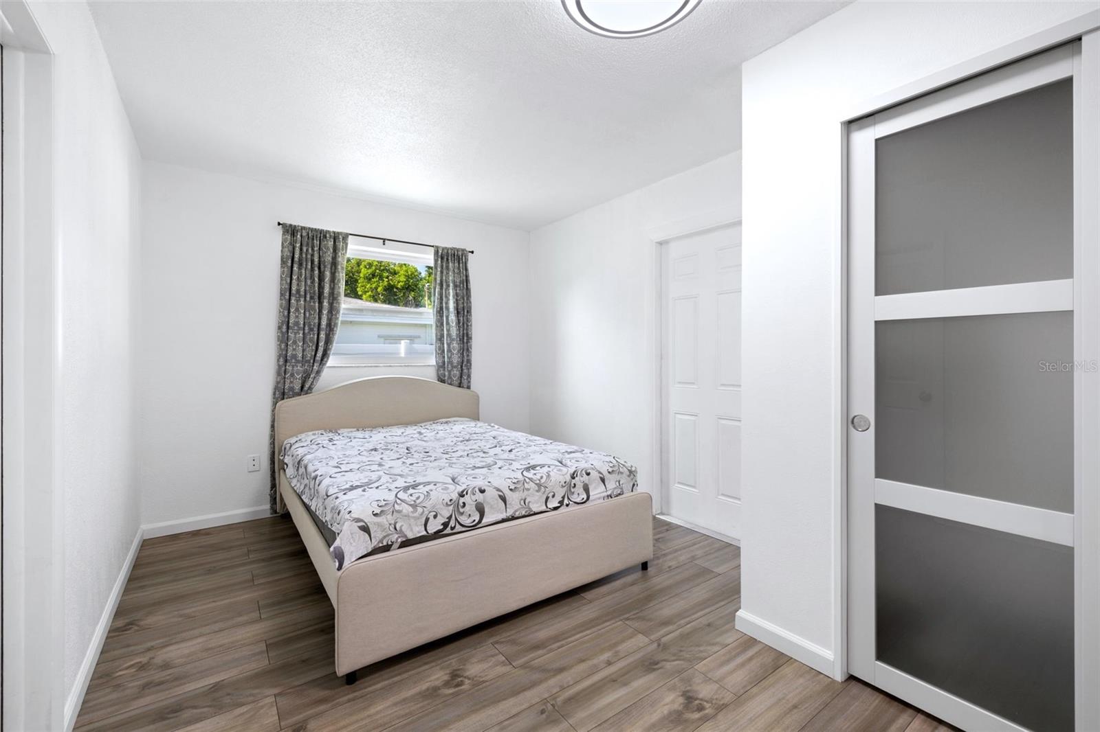 SHERYL MANOR - Residential