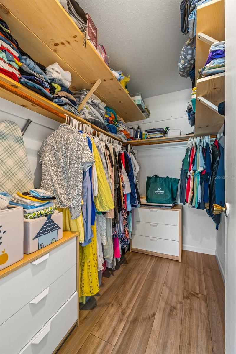 SHERYL MANOR - Residential