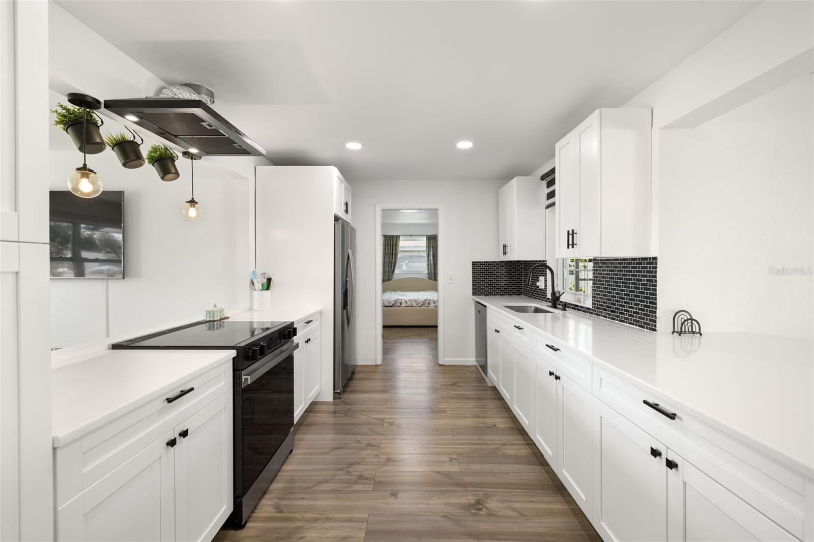 SHERYL MANOR - Residential