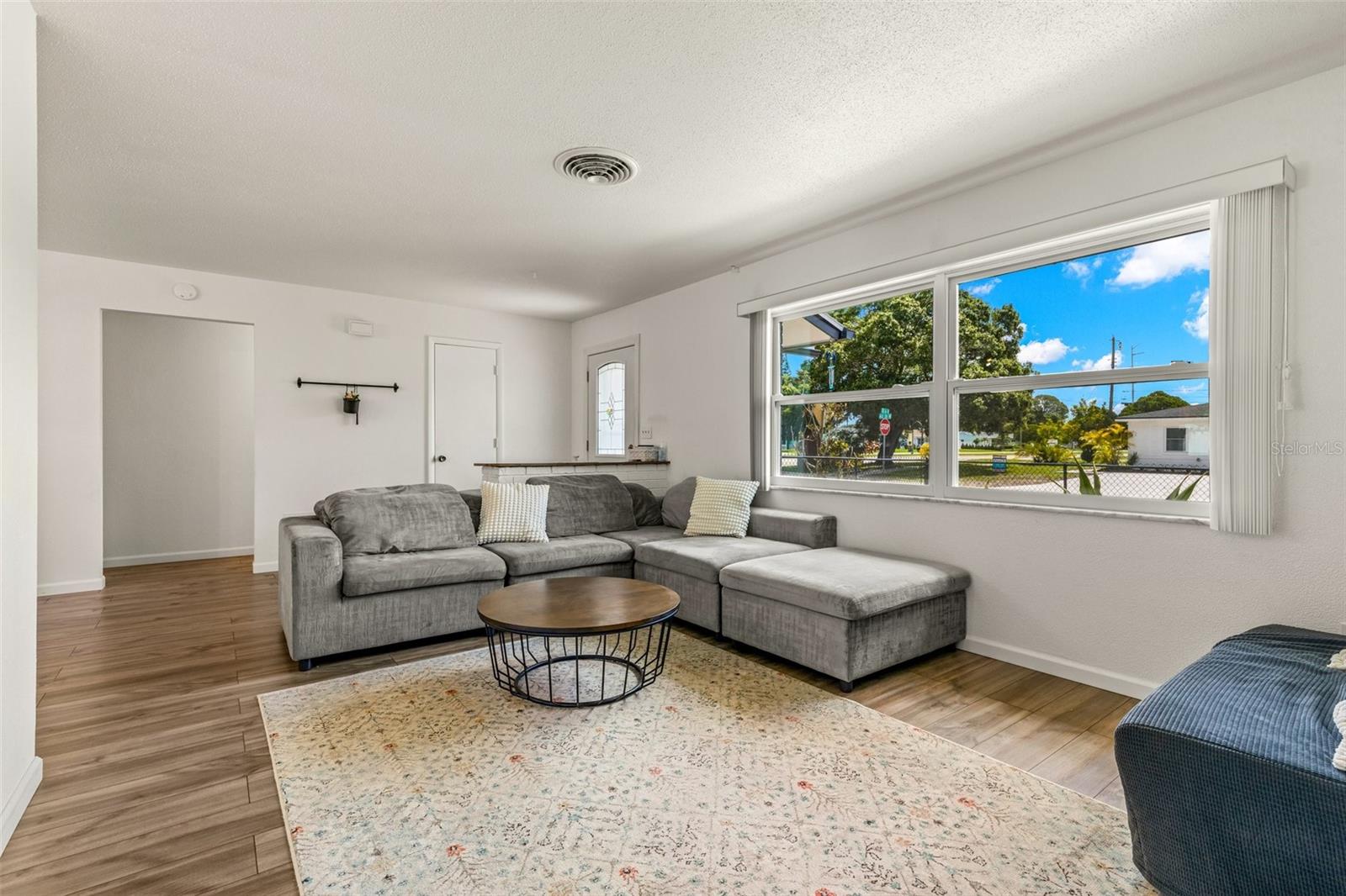 SHERYL MANOR - Residential