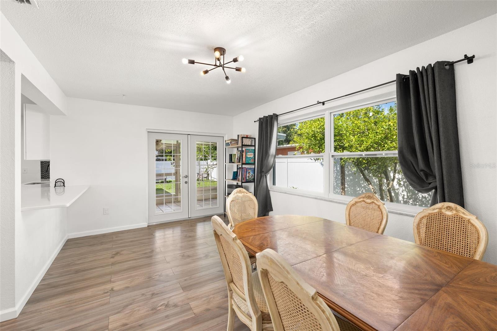 SHERYL MANOR - Residential