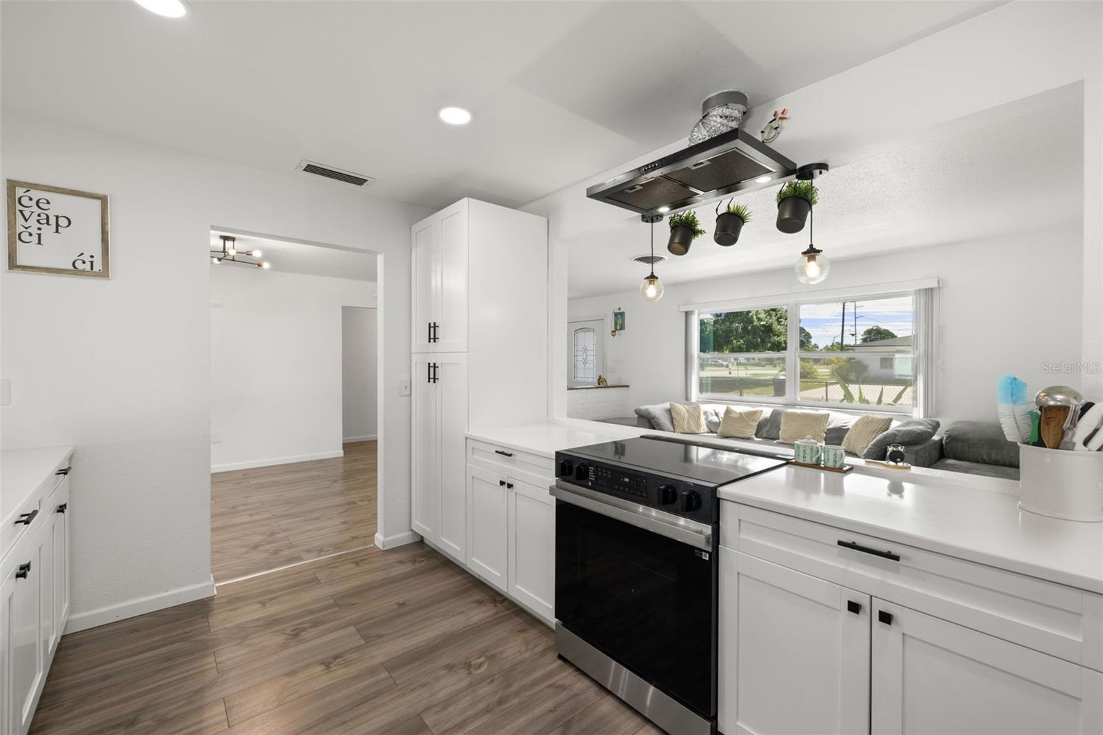 SHERYL MANOR - Residential