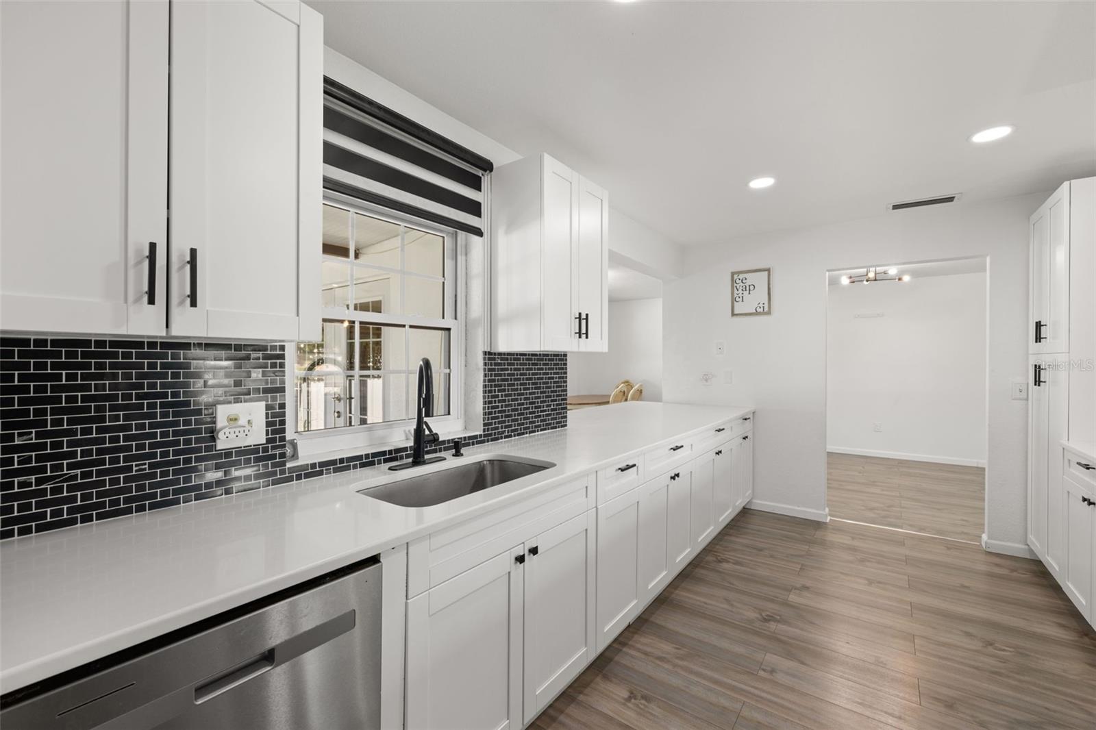 SHERYL MANOR - Residential