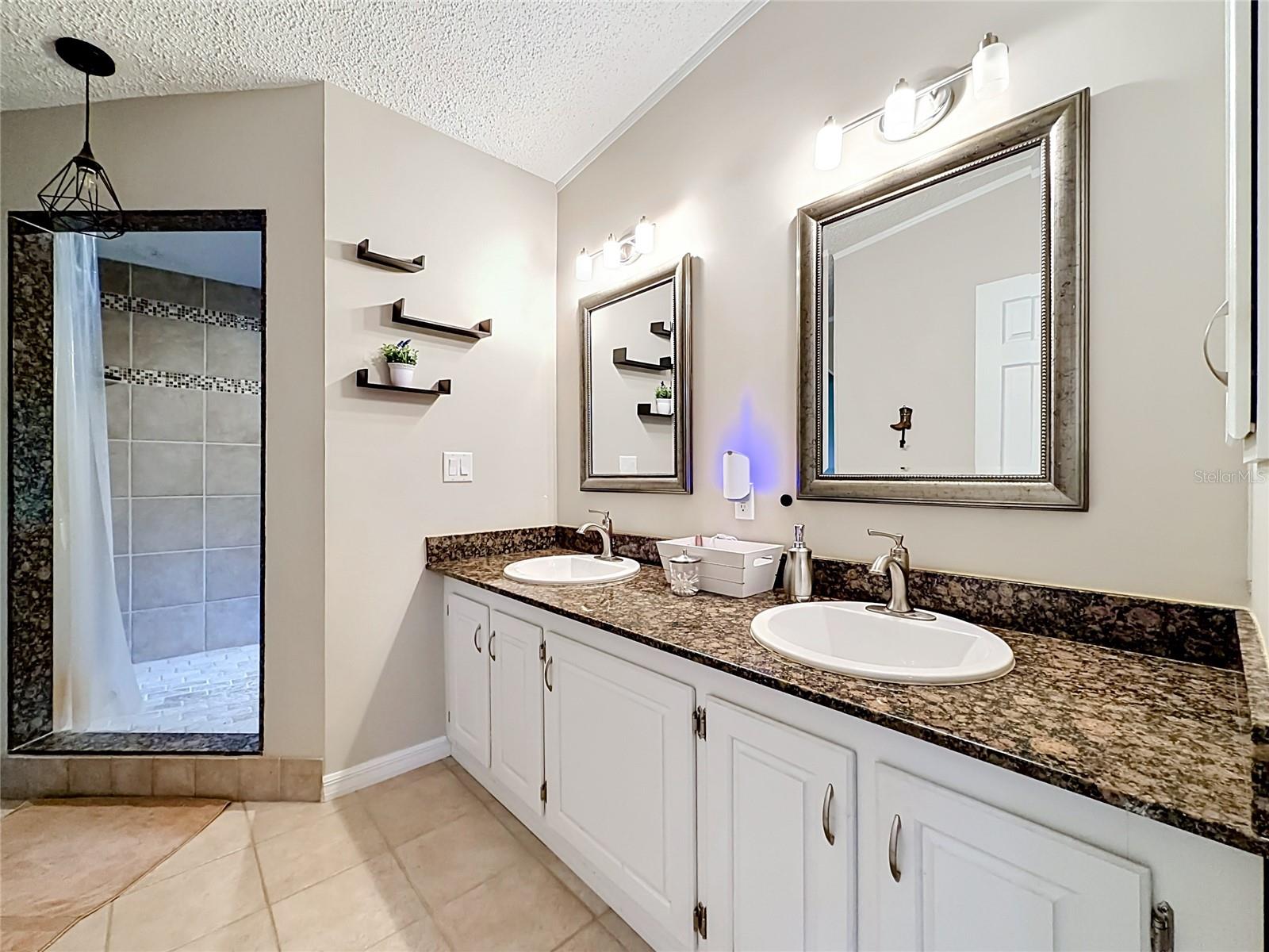 NORTHWOOD - Residential