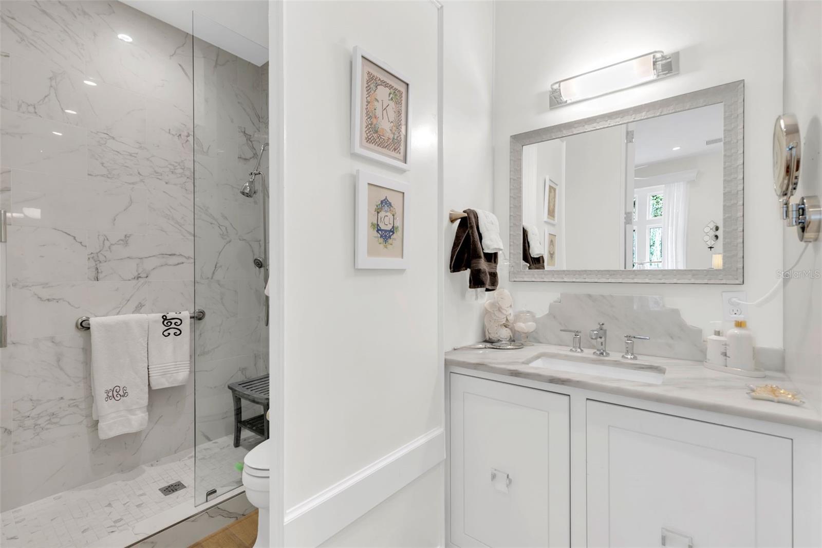 ALABAMA CONDO - Residential