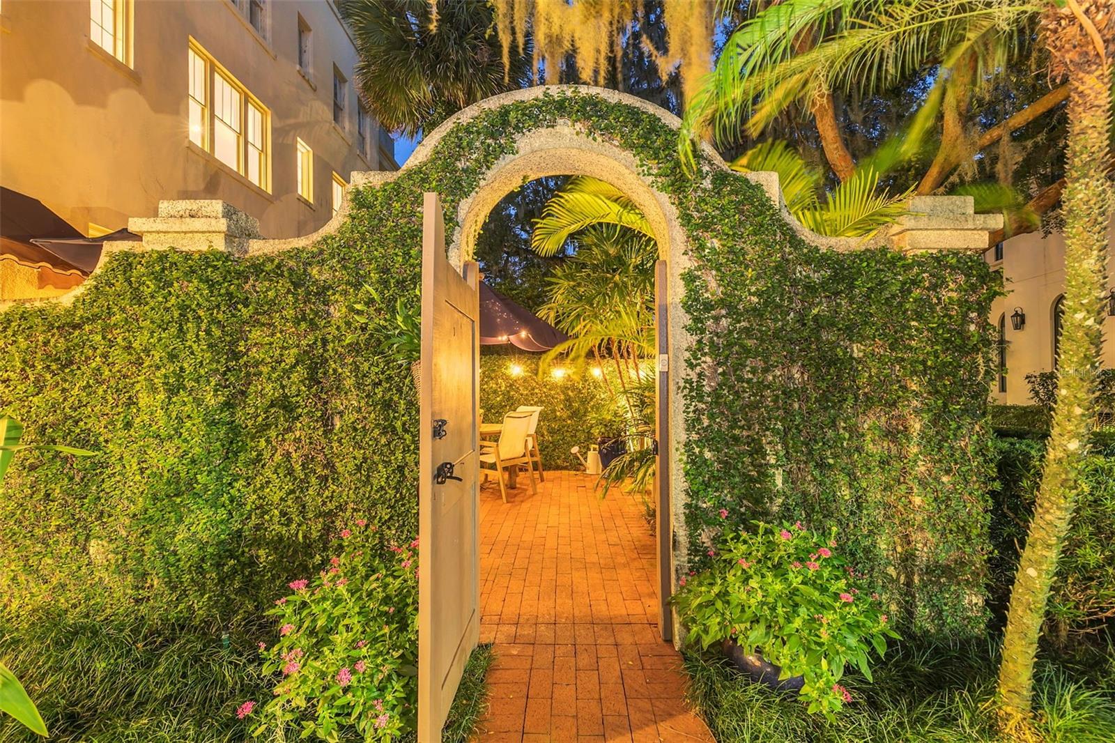 ALABAMA CONDO - Residential